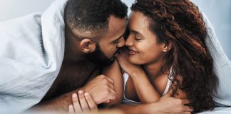 A Importância da Intimidade Emocional e Física em um Relacionamento