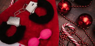 Dicas para Explorar Brinquedos Sexuais em Casal Dicas para Explorar Brinquedos Sexuais em Casal