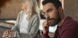 Fortalecendo o Relacionamento: Estratégias para Vencer a Desconfiança Fortalecendo o Relacionamento Estrategias para Vencer a Desconfiança